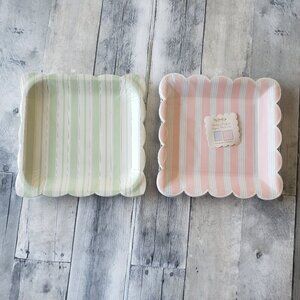 NWT My Mind's Eye Multi Colored Striped Scalloped Edged Paper Paper Plates (24)